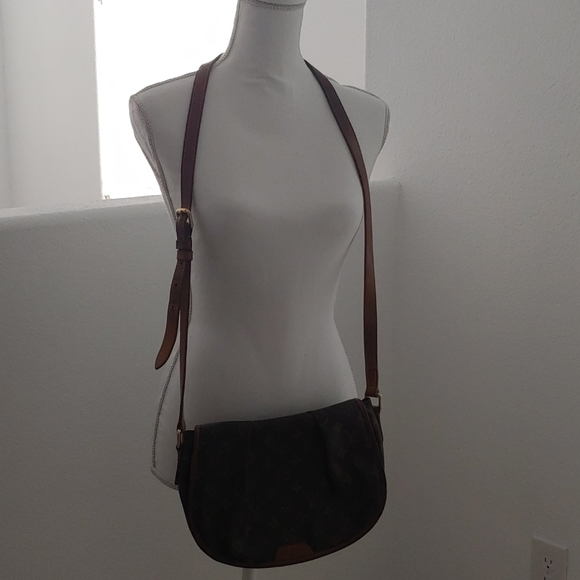 Authentic Louis vuitton menilmontant crossbody - Picture 10 of 14